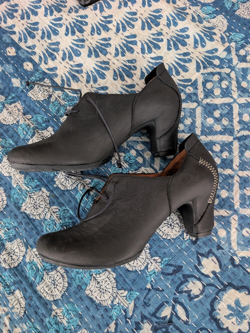 Sergio Tomani Black Leather Lace Up Heels